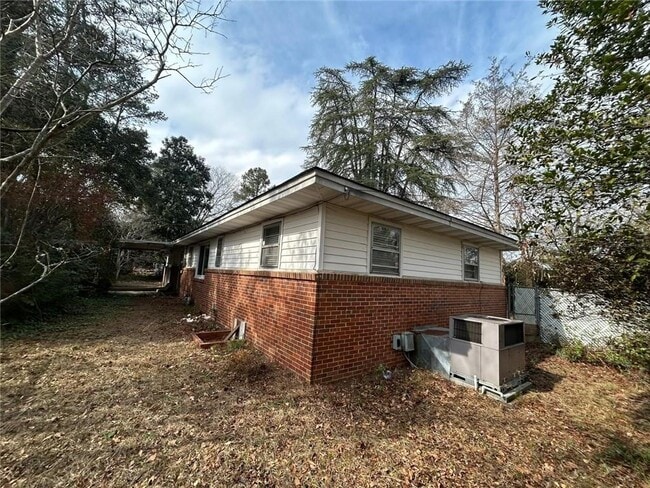 Building Photo - 106 Eleanor Cir