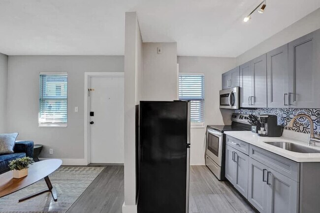 Building Photo - 50 Davie Blvd