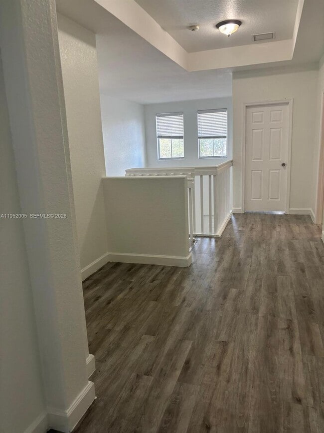 Building Photo - 25320 SE 15th Ct