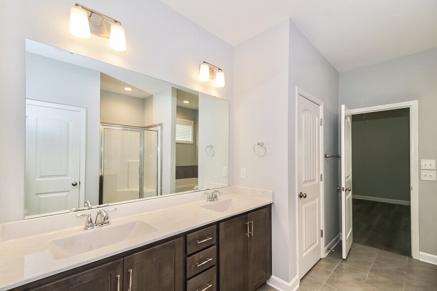 Building Photo - 2438 Legg Crk Ln