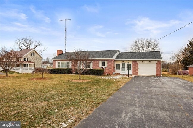 Building Photo - 1055 S Main St