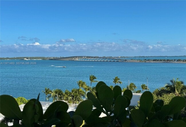 Building Photo - 2127 Brickell Ave