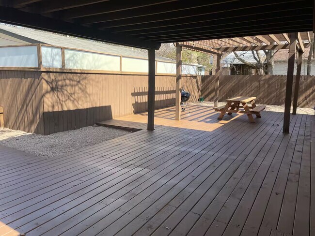 Building Photo - 1406 Brentwood St