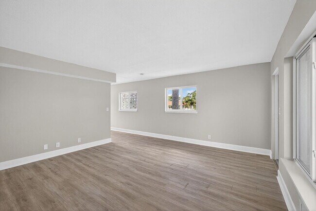 Building Photo - 624 Southwind Cir