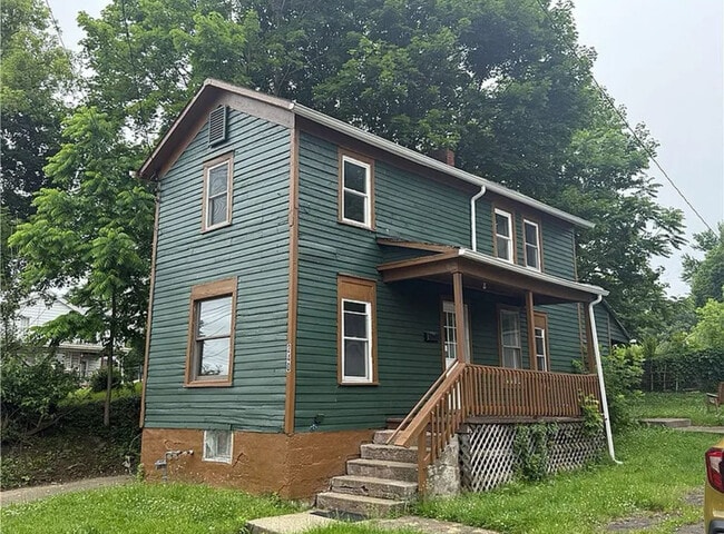 Primary Photo - 240 2nd Ave