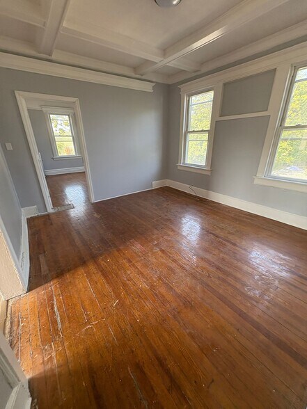 3R - 21 Vail St