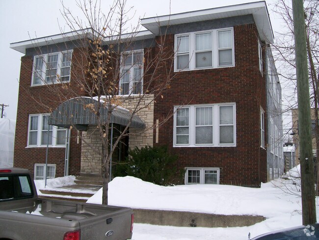 Building Photo - 3029 Holmes Ave