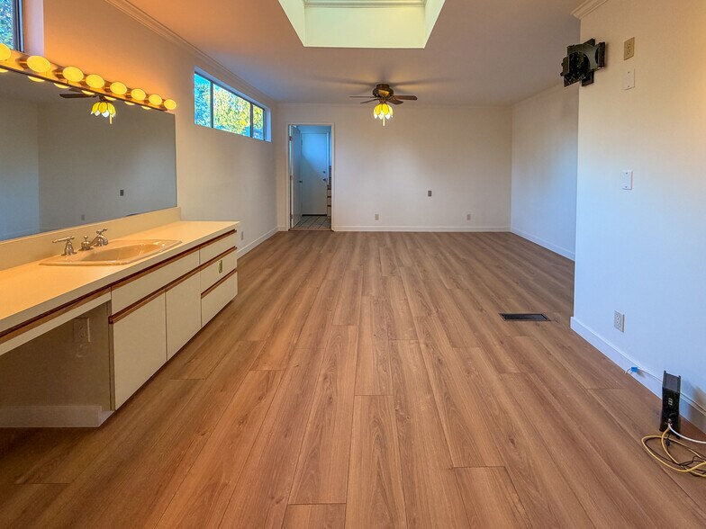 Building Photo - 5516 Ethel Ave