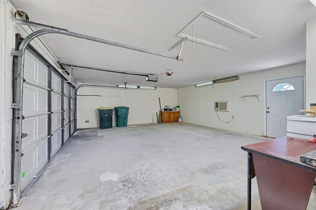 Building Photo - 746 Hillside Dr
