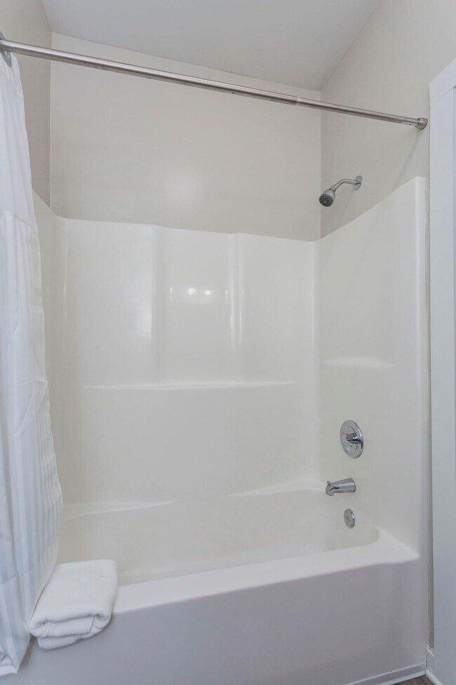 Building Photo - 1016 18th Ave S