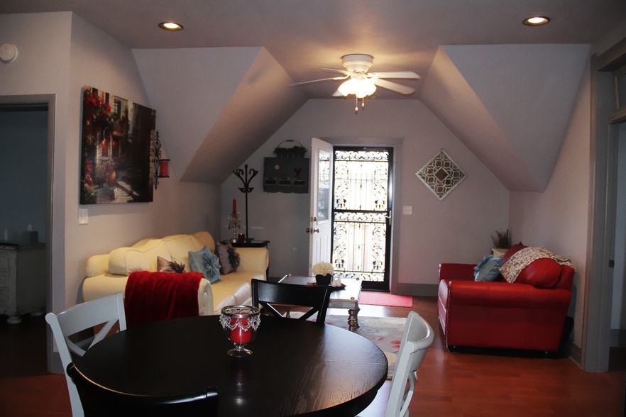 View of family room from kitchen - 1852 Broadway St