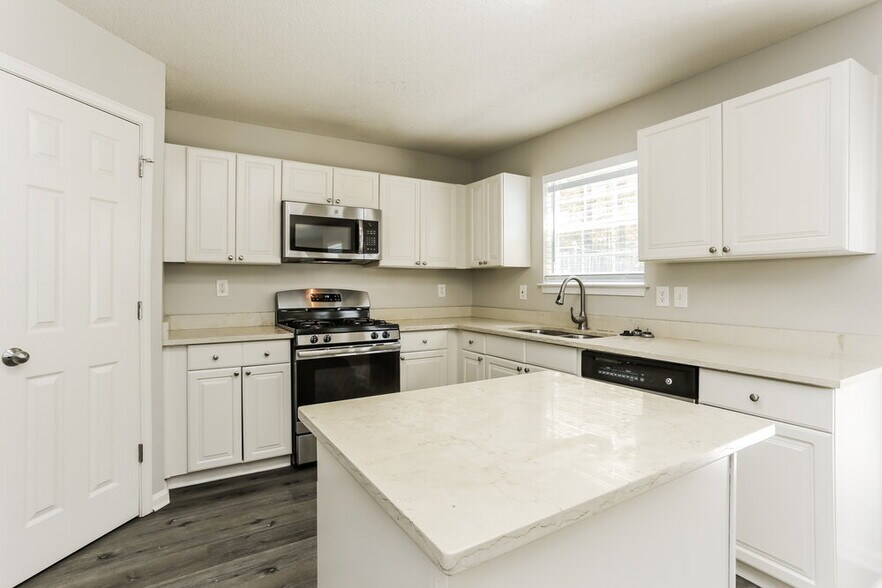 Building Photo - 3548 Craggy Perch