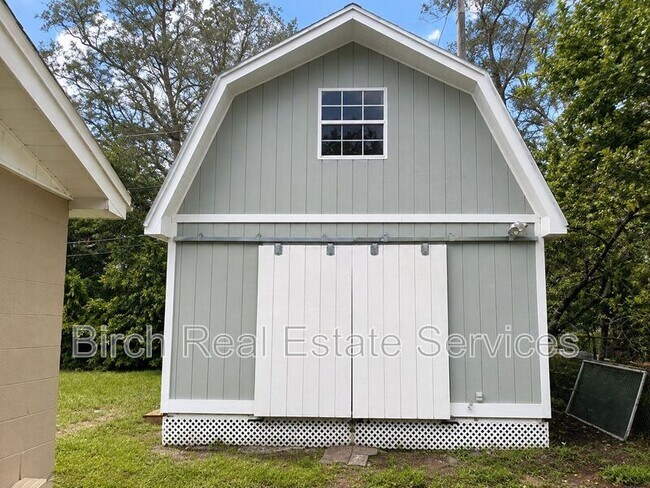 Building Photo - 2552 Chancery Dr