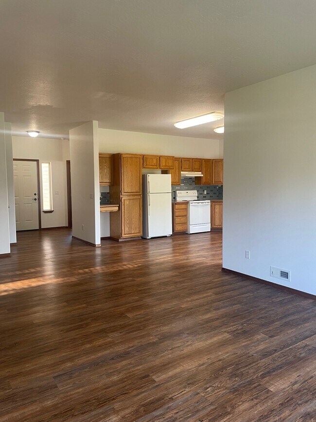 Building Photo - 221 W Frontier Trail