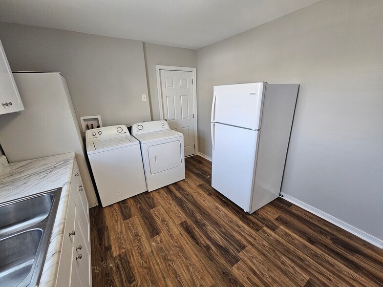 Building Photo - 103 Indiana Ln