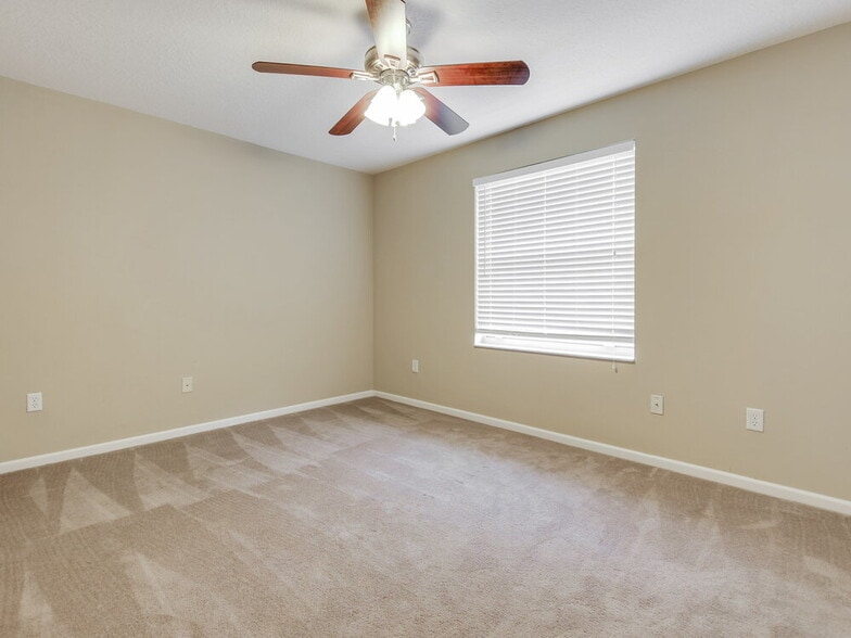 Building Photo - 1603 Briar Oak Dr
