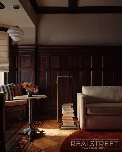 Building Photo - Luxury 4-Bed, 3.5-Bath Duplex with Private...