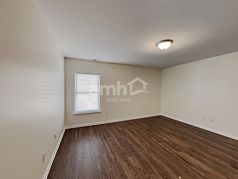 Building Photo - 10916 Slalom Hill Rd
