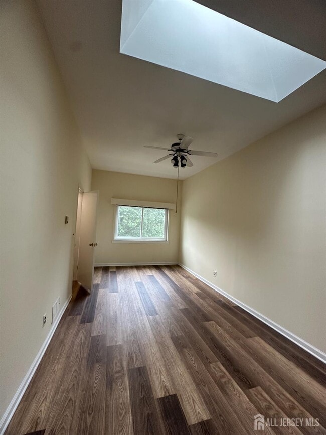 Building Photo - 18 Foxtail Ln