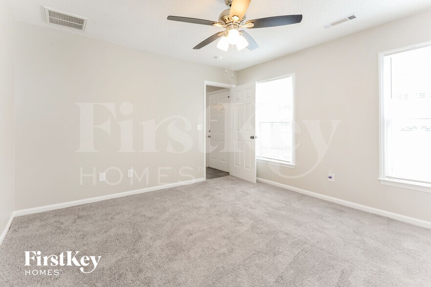 Building Photo - 208 Guinevere Ct