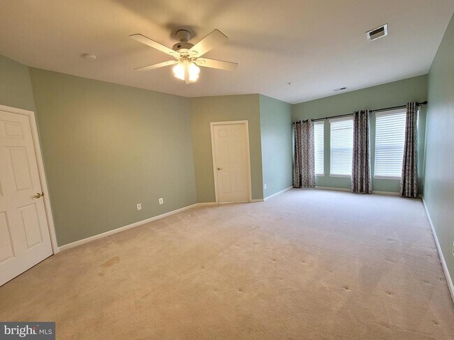 Building Photo - 9382 Penrose St