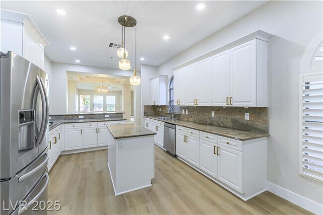 Building Photo - Amazing single story 3-bedroom home with A...