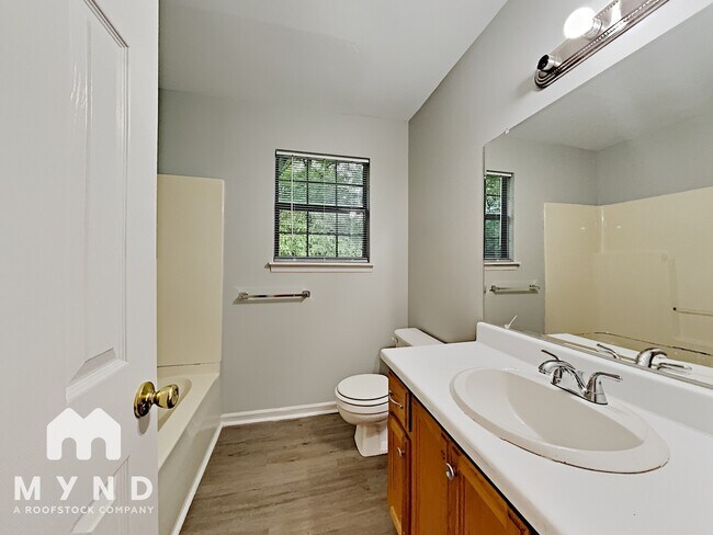 Building Photo - 377 St John Rd NW