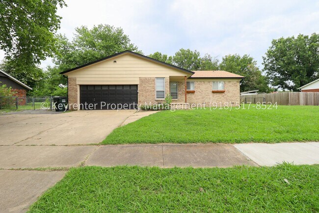Building Photo - Recently Renovated 3 Bed 2 Bath in Collinsville!