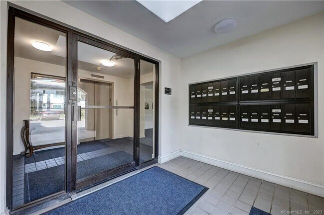 Building Photo - 500 Prospect St