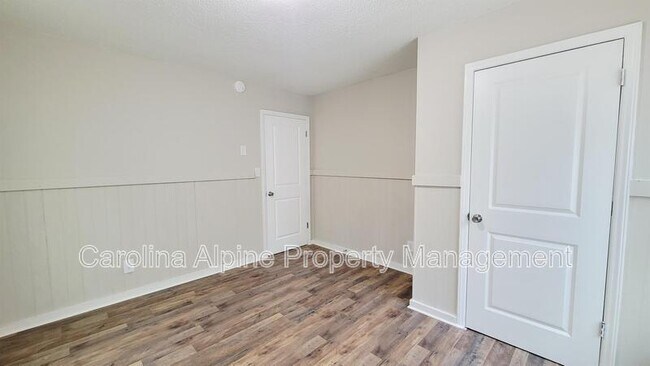Building Photo - 1306 Ragan Ave