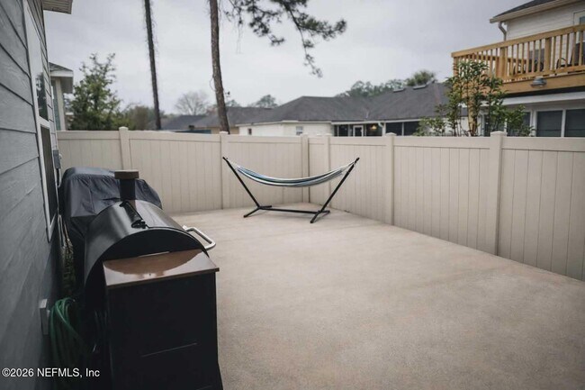 Building Photo - 2155 Sequoia Ct