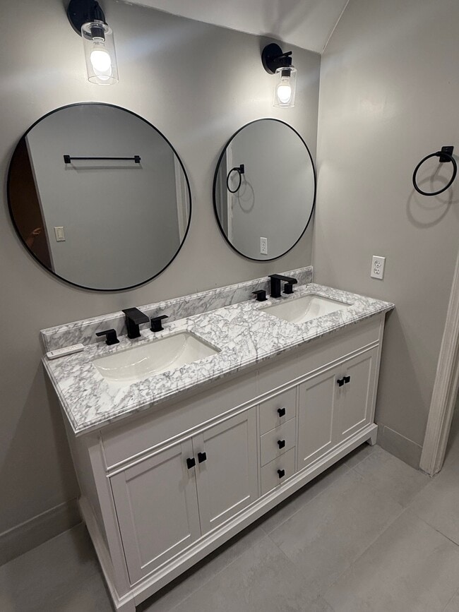 Building Photo - 14912 SW 143rd Ct