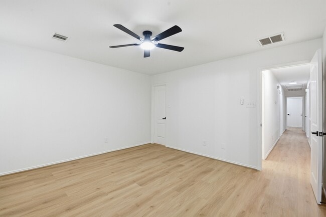 Building Photo - 20615 Moonrise River Ln