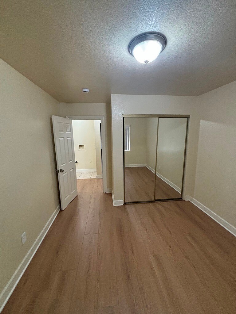 Building Photo - 6808 Brynhurst Ave