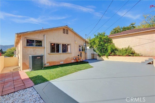 Building Photo - 3331 Paraiso Way