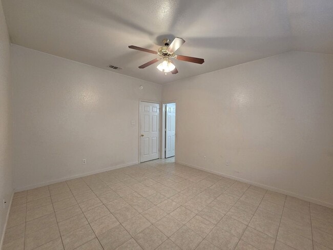 Building Photo - 1411 Nicholas Cir