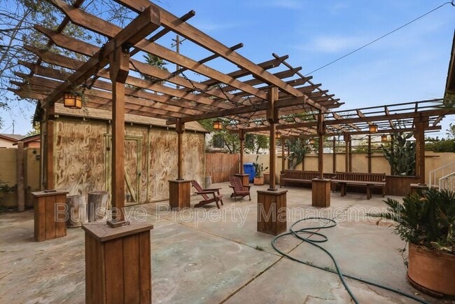 Building Photo - 718 W Roosevelt St