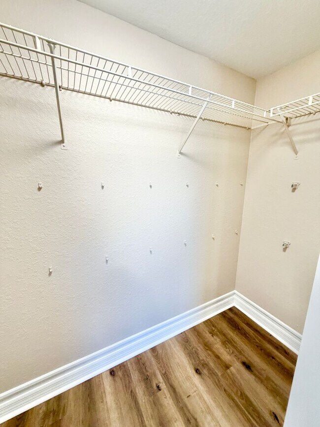 Building Photo - ** FAIRWAY PRESERVE ** 3 BED / 2 BATH CONDO - PET OK! - NORTH NAPLES - ANNUAL RENTAL