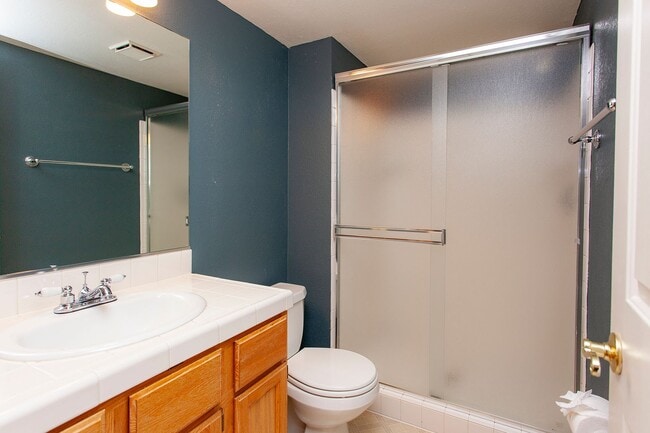 Building Photo - 3654 Hemlock Way