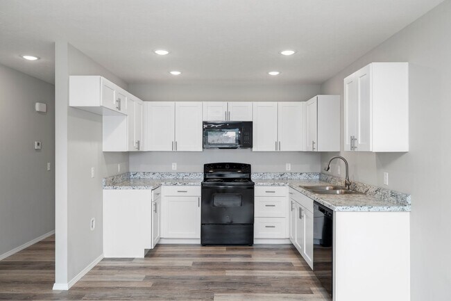 Building Photo - 3 bedroom duplex with a fully fenced yard-Westbury Gardens!