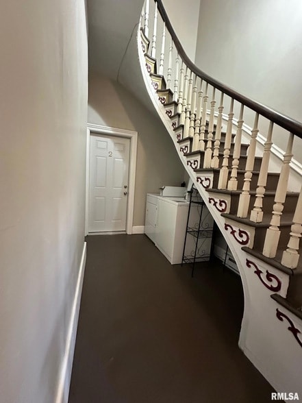 Building Photo - 333 S Douglas Ave