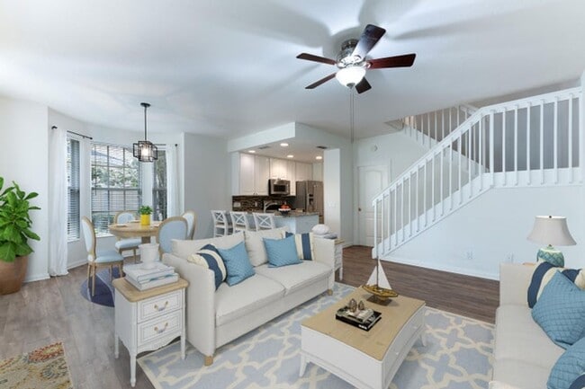 Building Photo - 340 Jacaranda Dr