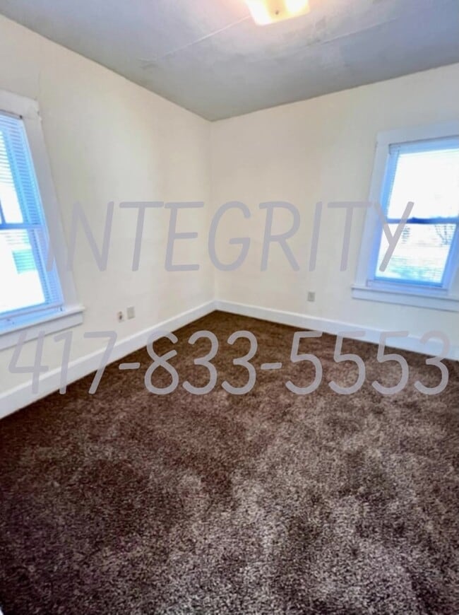 Building Photo - 517 W Minota St