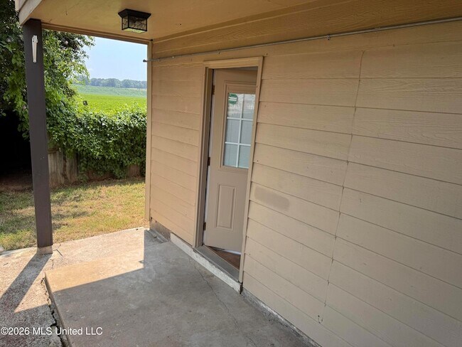 Building Photo - 5628 Kaitlyn Dr E