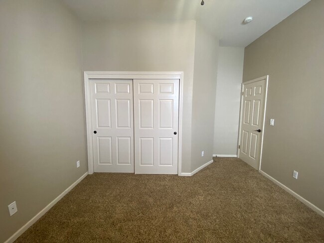 Building Photo - 4 bedroom in Paso Robles