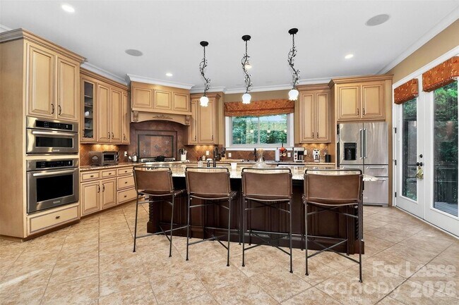 Building Photo - 6031 Greystone Dr