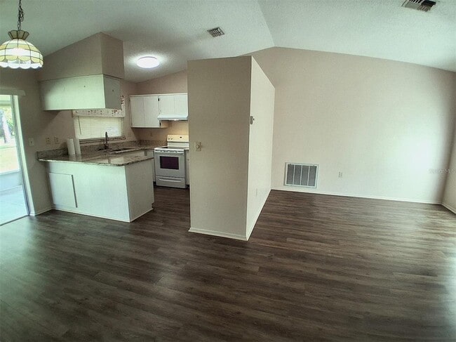 Building Photo - 13104 Serpentine Dr
