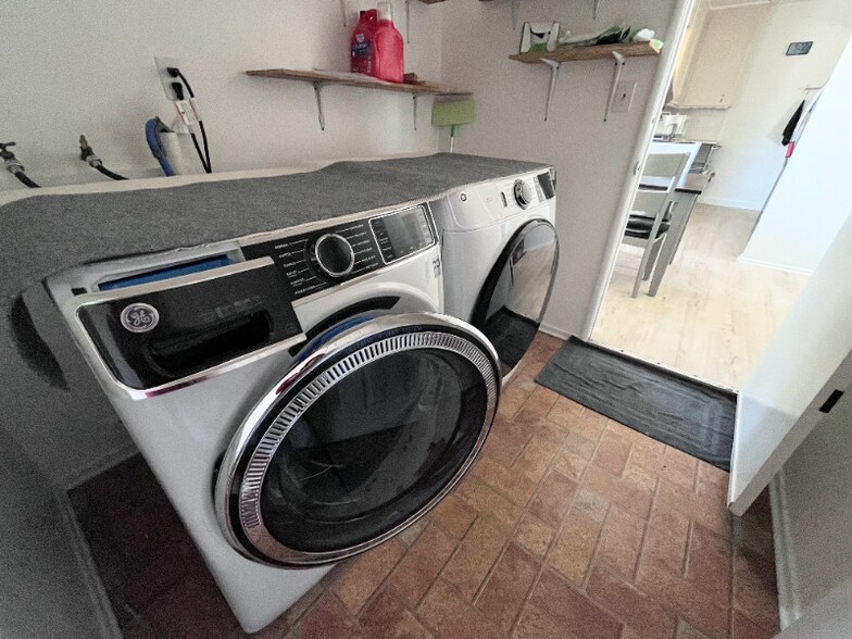 Building Photo - 17700 S Western Ave