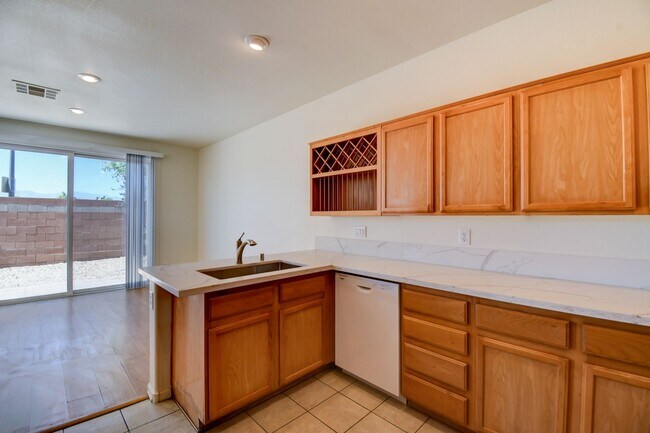 Building Photo - 3 Bed Home - Open Floor Design - Community Pool - New Everything Inside