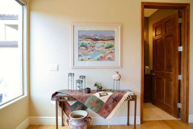 Building Photo - Mountain and City Views from this Furnishe...